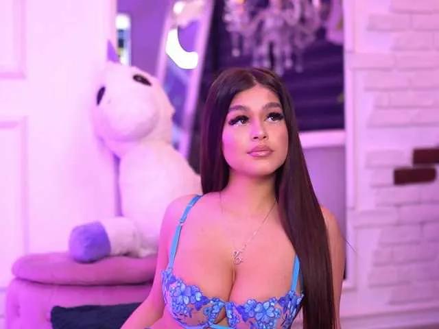 BellaNoirre — Affectionate, and always craving a deeper connection. I adore slow, teasing moments, meaningful chats, and building real chemistry that makes everything even hotter