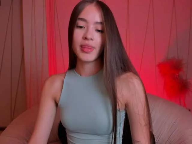 MaiaCollins1 — I'm very turned on by naughty men who like to talk dirty to me and who know what it's worth to be with me, make me wet and I'll make you cum...