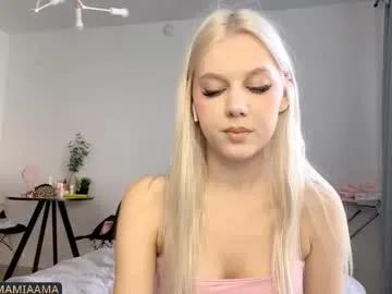 uncrispino — GOAL: To see my outfit (1 min) [93 tokens remaining] Welcome to my room! i'm #new here <i'm #young #18 #blonde and very very #shy