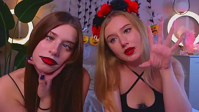 StripChat BonnieWalton is Freechat BonnieWalton — show u our asses to start