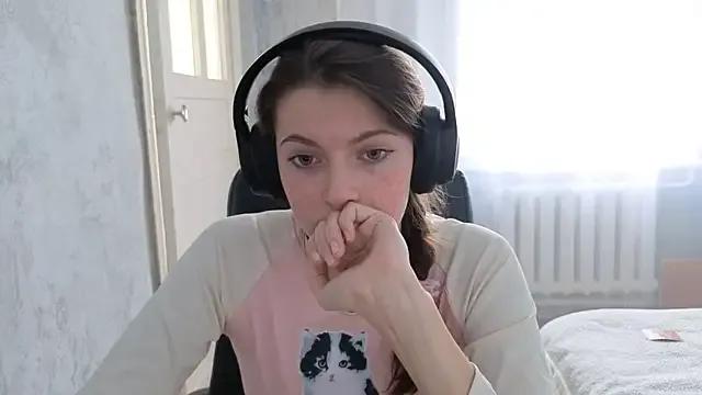 StripChat CutieAnny is Freechat CutieAnny — Spank my little butt x5