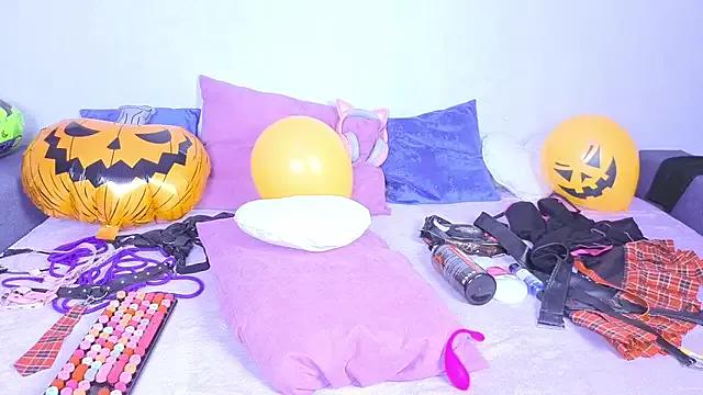 StripChat KittySweetness is Freechat KittySweetness — ass 30cm