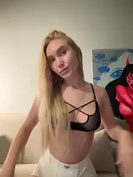 MariaTull — TOPLESS