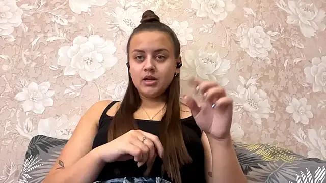 Marry_lunatrix — Spin around, show my outfit