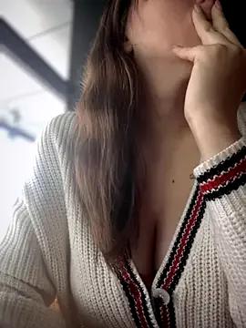 StripChat MommmyYummy is Freechat MommmyYummy — Make mommy wet and happy in public