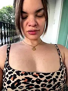 Pribaixinha —  4/5 - Dildo pussy + vibrator 