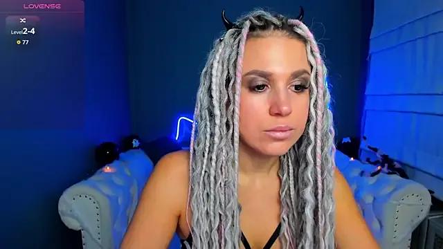 StripChat rock_n_roxy is Freechat rock_n_roxy — tickle my nipples