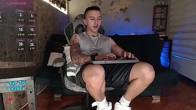 StripChat rogert_xx is Freechat rogert_xx — Freechat on StripChat