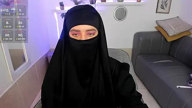 salma_arabicc — show boobs