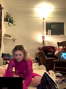 StripChat SilverandFox is Freechat SilverandFox — finger my pussy